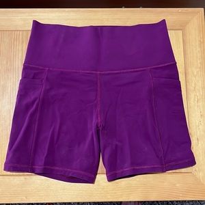 Athleta Salutation Stash Pocket 5 inch Short